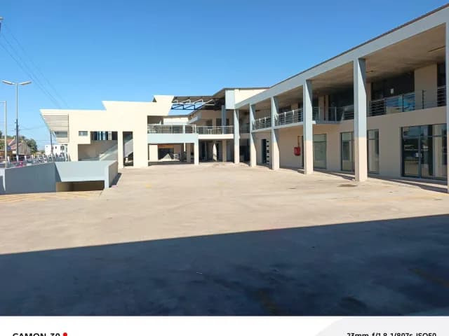 Comercial (Loja / Espaço comercial), Polana Caniço A - Maputo Cidade